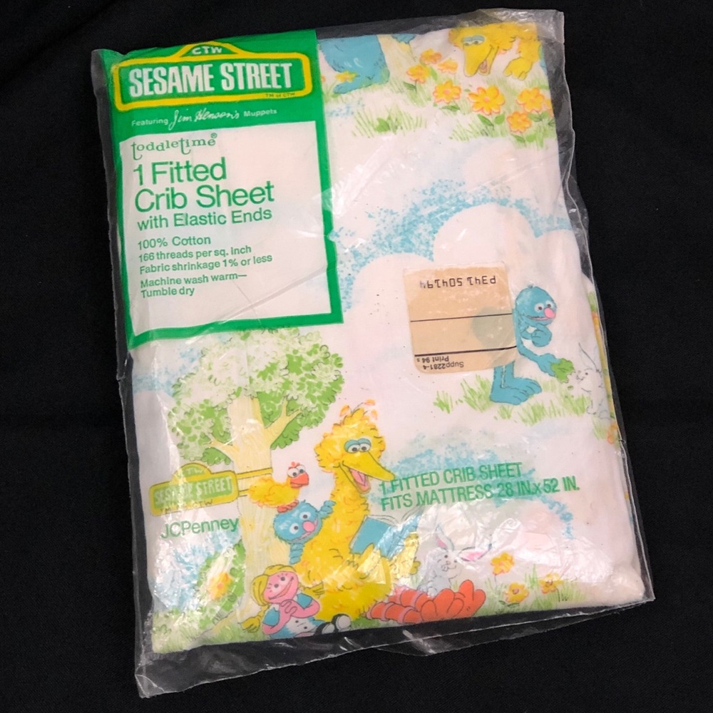 BNIP VTG Sesame St Crib Sheet